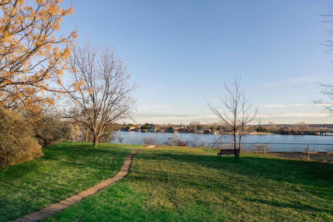 Blue Heron Bed And Breakfast On Lake Granbury Luaran gambar